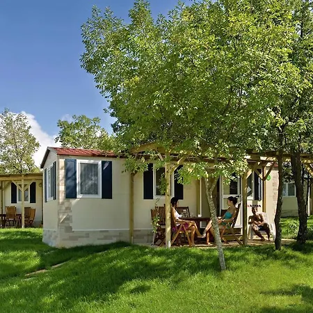 ホリデーパーク Istrian Village Premium Mobile Homes In Camping Lanterna 4*