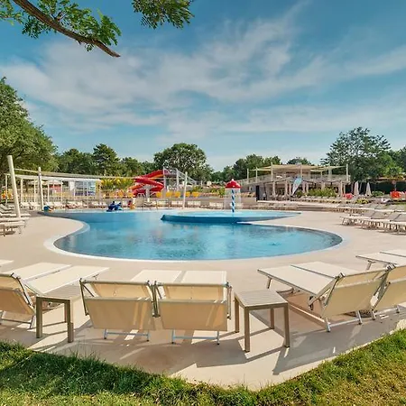 ホリデーパーク Istrian Village Premium Mobile Homes In Camping Lanterna