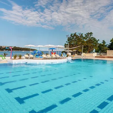ホリデーパーク Istrian Village Premium Mobile Homes In Camping Lanterna 4*