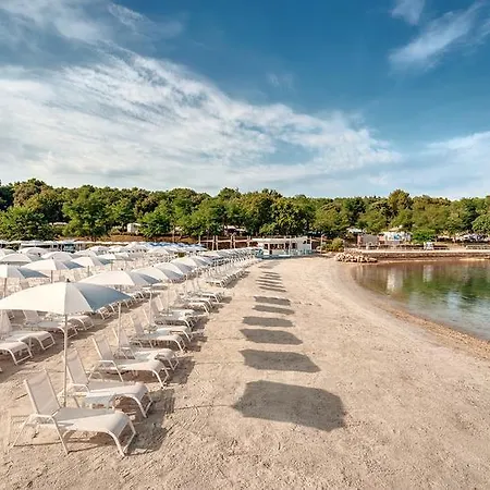 Istrian Village Premium Mobile Homes In Camping Lanterna ホリデーパーク 4*