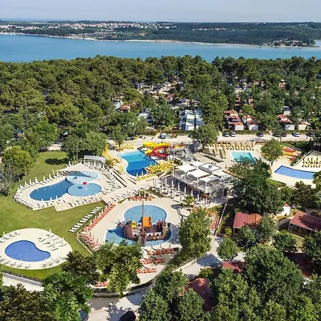 ホリデーパーク Istrian Village Premium Mobile Homes In Camping Lanterna 4*